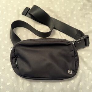 Lululemon Everywhere Belt Bag